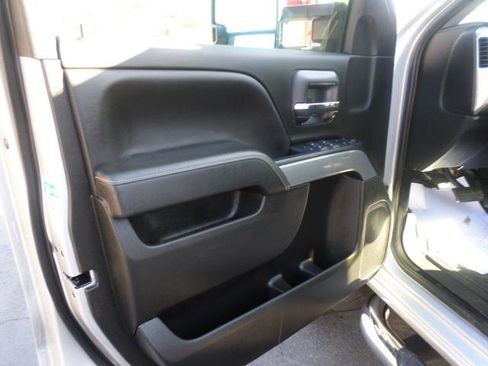 Used 2019 Chevrolet Silverado 2500 LT w/ All Star Edition image 33