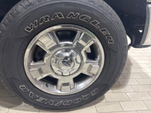 Used 2013 Ford F150 XLT w/ Mid Equipment Group image 5