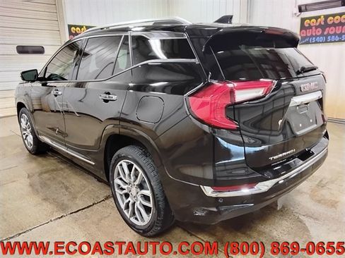 Used 2024 GMC Terrain Denali w/ Denali Premium Package AWD/4WD image 6