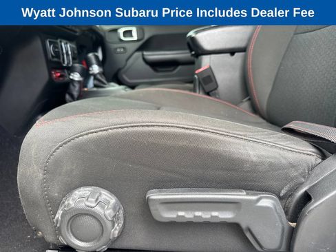 Used 2018 Jeep Wrangler Unlimited Rubicon AWD/4WD image 15