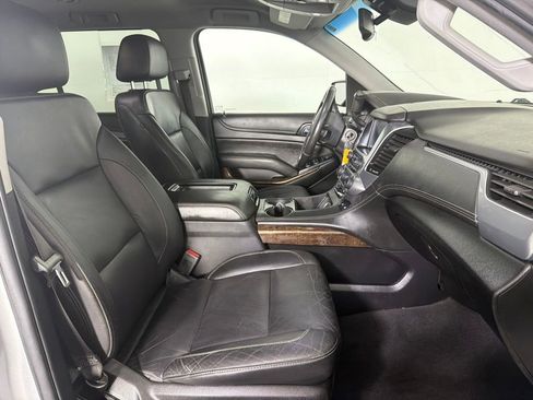 Used 2019 Chevrolet Suburban LT AWD/4WD image 40