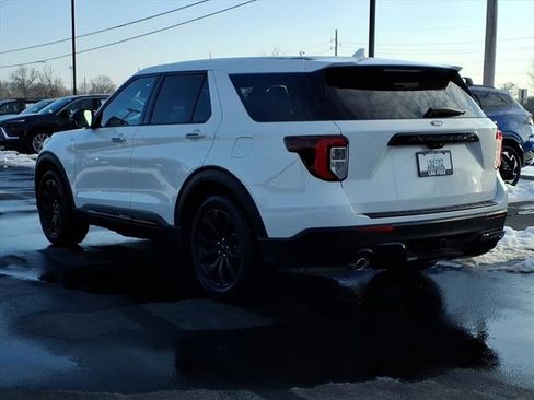 Used 2022 Ford Explorer ST-Line w/ Class IV Trailer Tow Package image 5