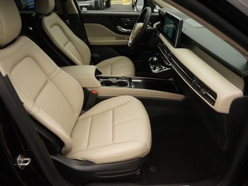 Used 2026 Lincoln Corsair Premiere AWD/4WD image 18