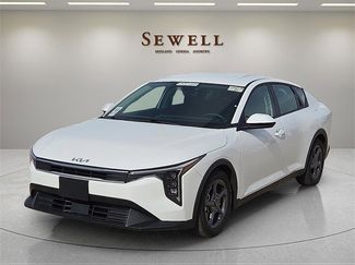 Used 2025 Kia K4 LXS video 1