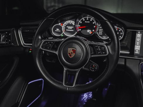 Used 2017 Porsche Panamera Turbo image 78