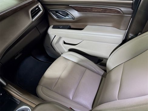 Certified 2023 Chevrolet Suburban Z71 w/ Luxury Package image 22