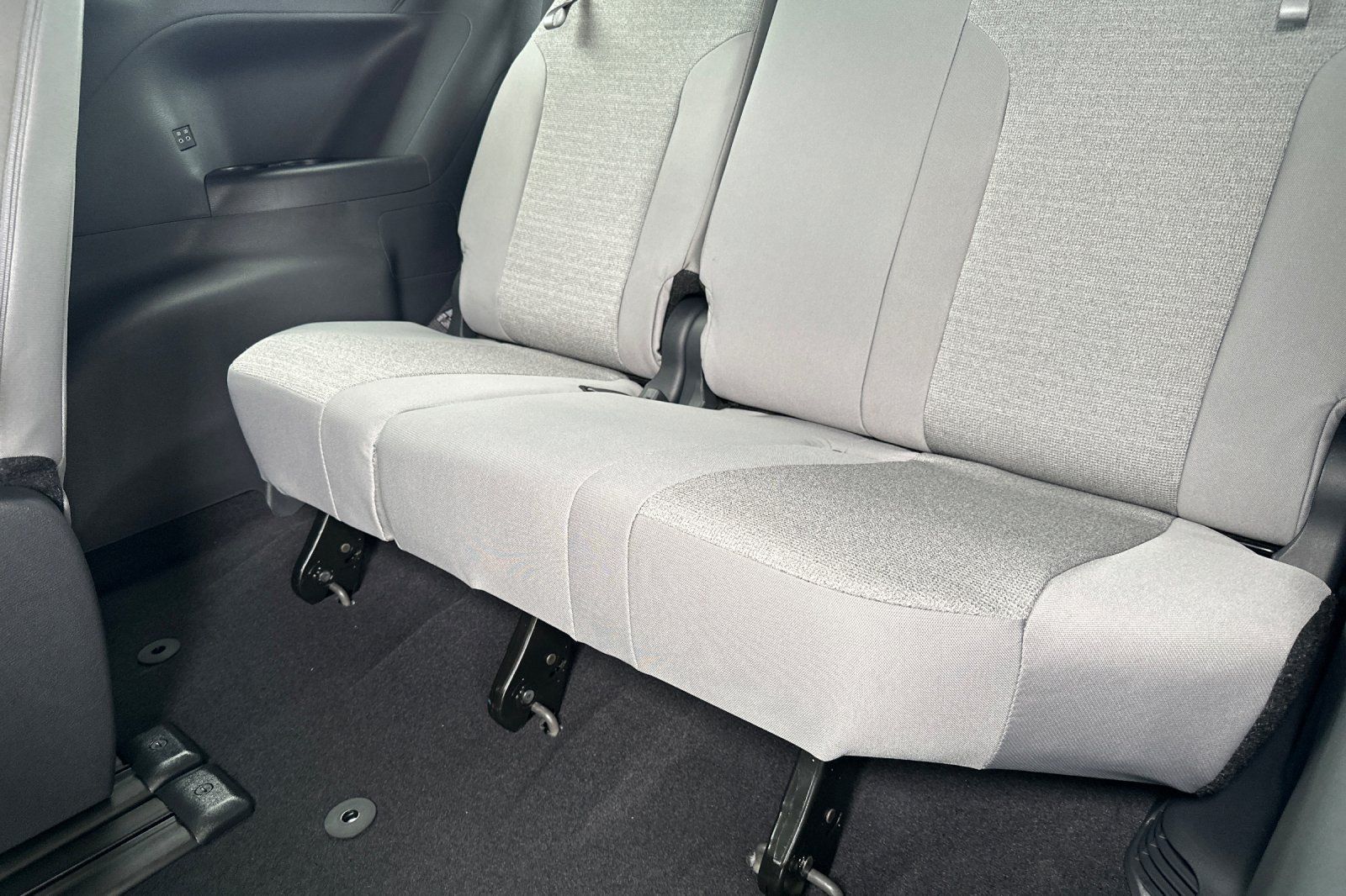 New 2026 Toyota Sienna LE FWD image 17
