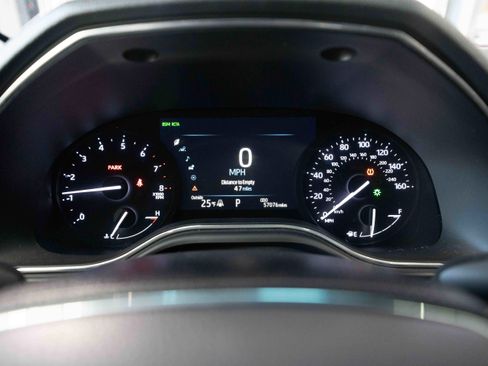 Used 2019 Toyota Avalon XLE image 16