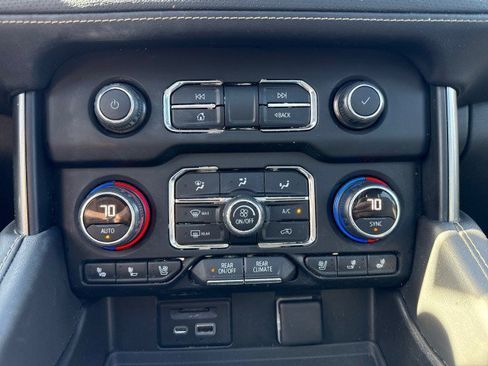 Used 2021 Chevrolet Suburban Premier image 30