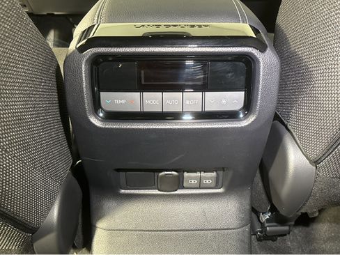 Used 2025 Toyota Land Cruiser image 39