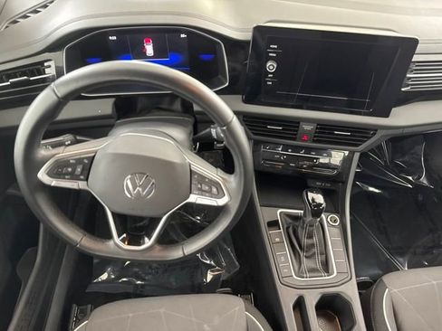 Used 2025 Volkswagen Jetta Sport FWD image 27