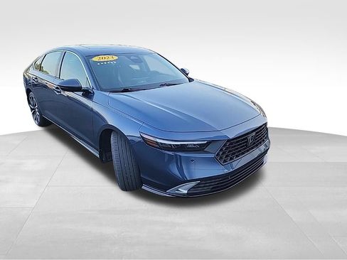 Used 2023 Honda Accord Touring image 4