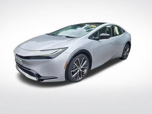 Used 2023 Toyota Prius Limited FWD image 2