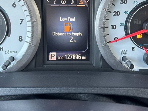 Used 2016 Toyota Sienna SE image 27