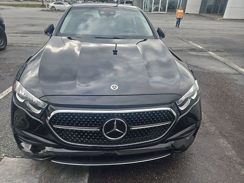 Used 2024 Mercedes-Benz E 350 4MATIC Sedan image 5