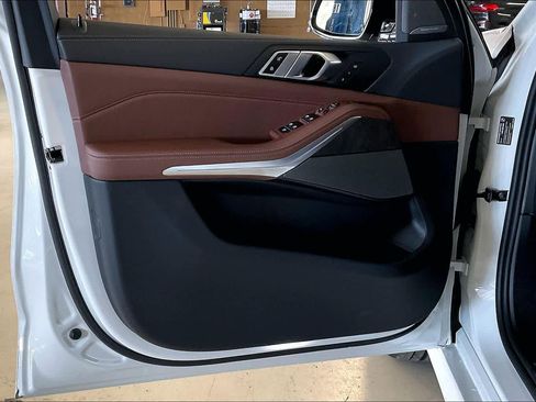 New 2026 BMW X5 xDrive40i w/ M Sport Package image 10