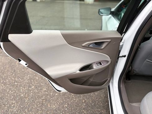 Used 2020 Chevrolet Malibu LS FWD image 9