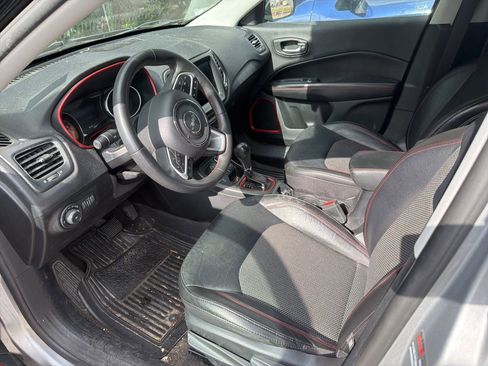Used 2021 Jeep Compass Trailhawk AWD/4WD image 4