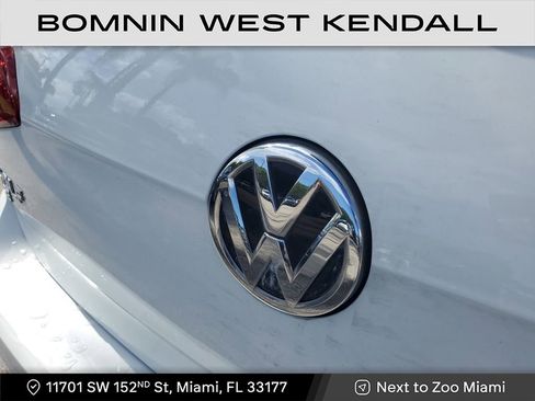 Used 2018 Volkswagen Golf SE image 11
