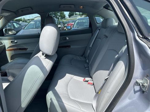 Used 2006 Buick LaCrosse CXL w/ Chrome Appearance Package image 10