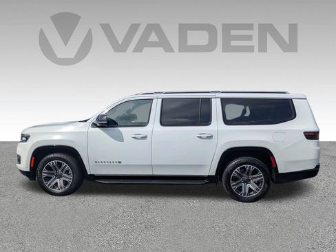 Used 2024 Jeep Wagoneer L Series II w/ Flexible Seating Group RWD image 29
