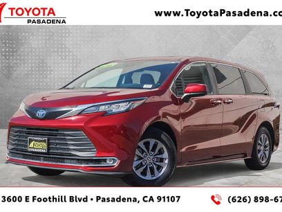 Used 2022 Toyota Sienna XLE