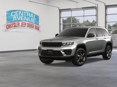 Used 2024 Jeep Grand Cherokee Altitude