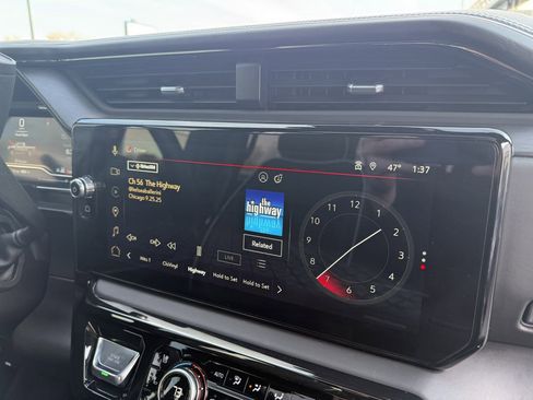 Used 2025 GMC Sierra 2500 AT4X w/ AT4X AEV Edition image 33