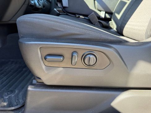 Used 2022 Chevrolet Silverado 2500 LT w/ Convenience Package image 17