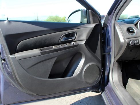 Used 2014 Chevrolet Cruze LT FWD image 7