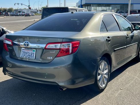 Used 2014 Toyota Camry XLE w/ Convenience Package FWD image 4