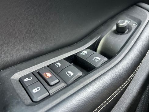 Certified 2023 Jeep Grand Cherokee L Altitude AWD/4WD image 24