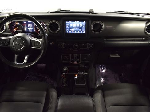 Used 2018 Jeep Wrangler Unlimited Sahara w/ Cold Weather Group image 13