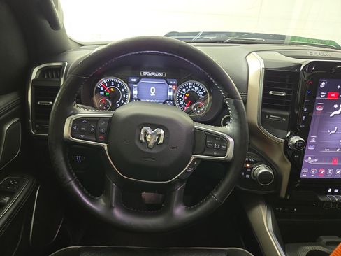 Used 2019 RAM 1500 Laramie AWD/4WD image 14
