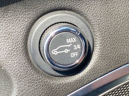 Used 2024 Buick Enclave Essence w/ Sport Touring Edition FWD image 31