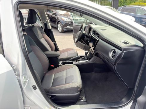 Used 2019 Toyota Corolla LE FWD image 28