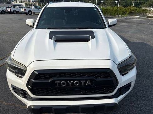 Used 2018 Toyota Tacoma TRD Pro AWD/4WD image 11