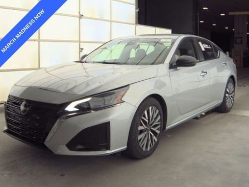 Used 2024 Nissan Altima 2.5 SV image 1