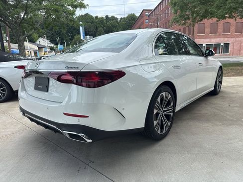 Used 2025 Mercedes-Benz E 350 4MATIC Sedan image 8