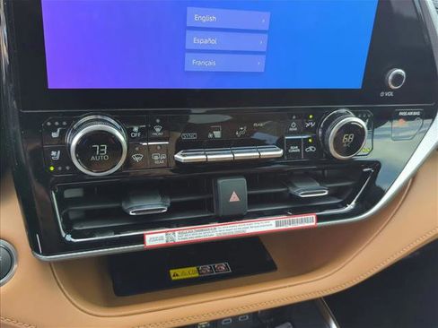 New 2026 Toyota Highlander Platinum image 22