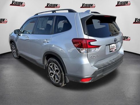Used 2019 Subaru Forester Premium AWD/4WD image 7