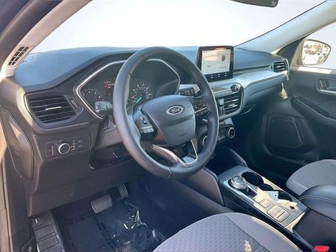 Used 2022 Ford Escape SE w/ SE Sport Appearance Package image 14