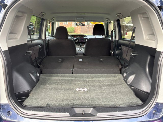 Used 2015 Scion xB FWD image 21