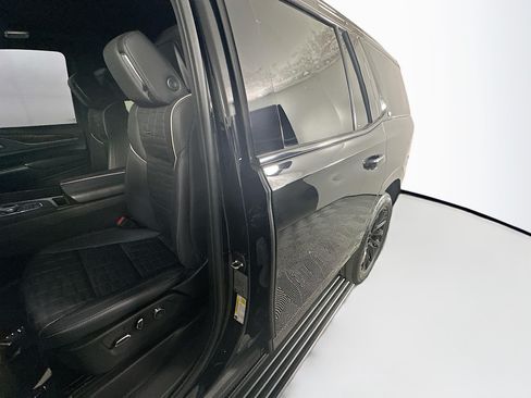 Used 2024 Cadillac Escalade Sport Platinum w/ LPO, ONYX Package AWD/4WD image 12