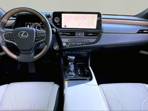 Used 2024 Lexus ES 300h Ultra Luxury w/ Accessory Package (Z2) FWD image 9