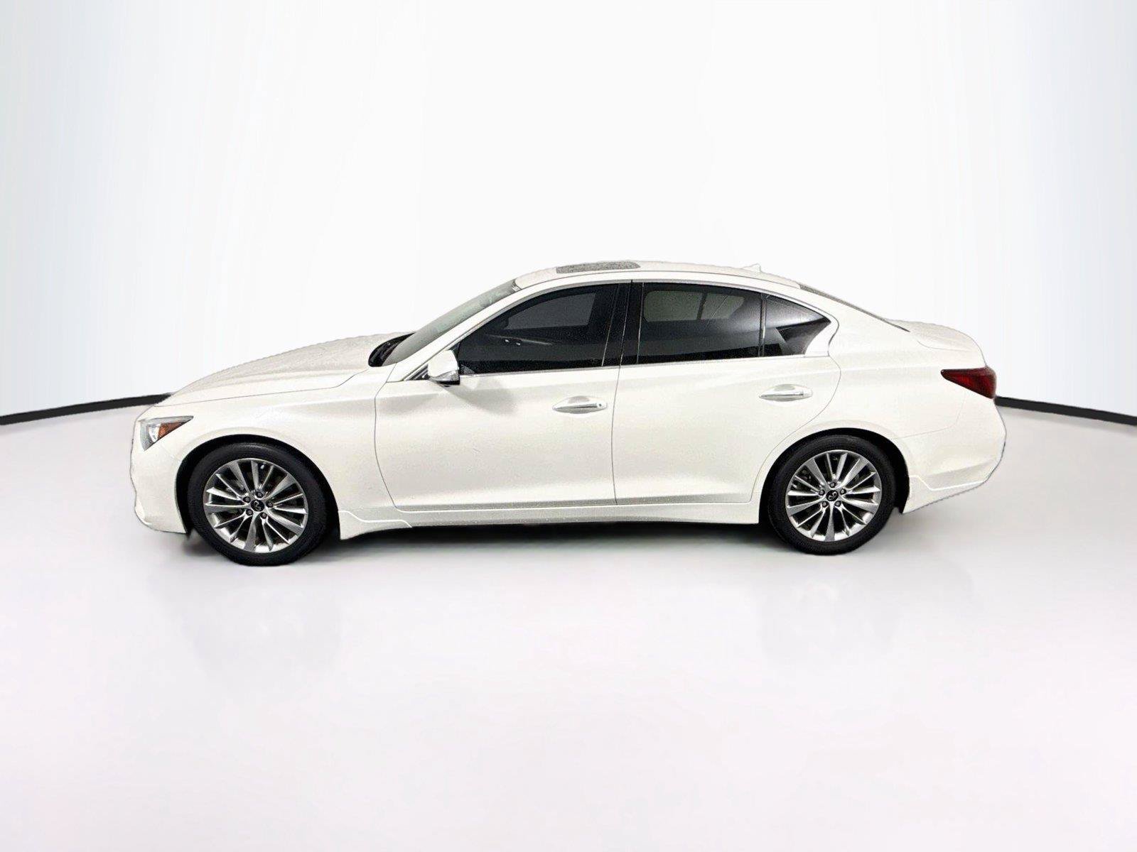 Used 2022 INFINITI Q50 Luxe w/ Cargo Package RWD image 2