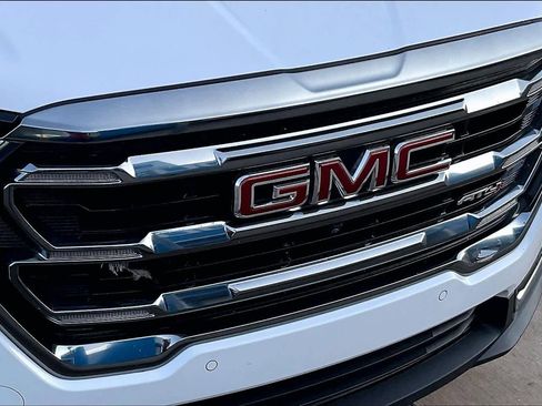 Certified 2024 GMC Terrain AT4 w/ Infotainment Package II AWD/4WD image 29