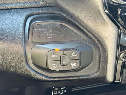 Used 2025 RAM 2500 Big Horn AWD/4WD image 40