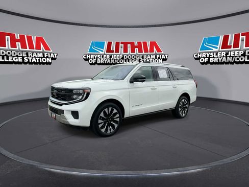 Used 2025 Ford Expedition Max Platinum w/ Driver's Package AWD/4WD image 4