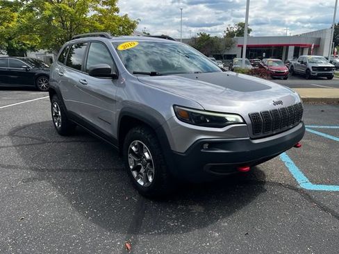 Used 2019 Jeep Cherokee Trailhawk AWD/4WD image 7